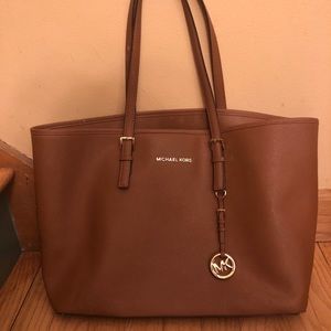 Michael Kors jet set bag